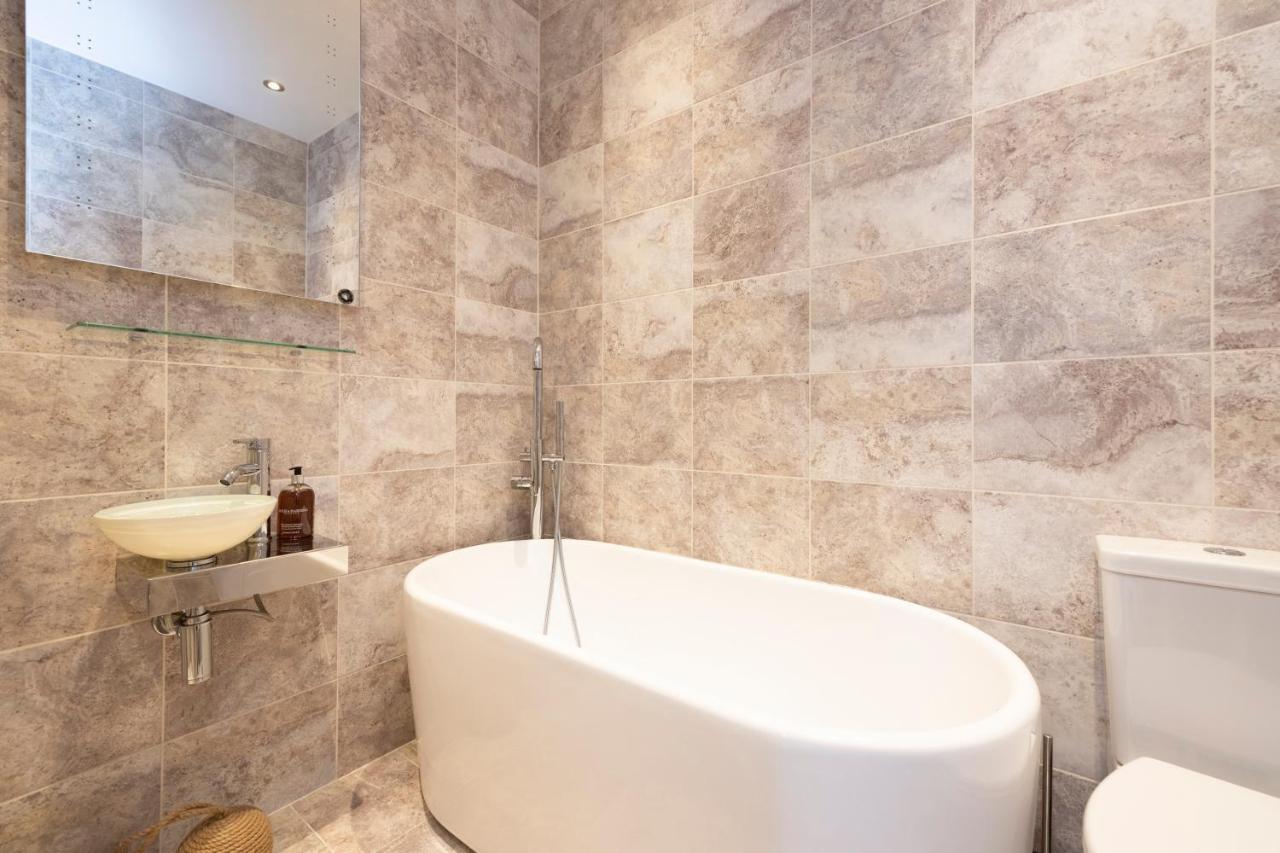 Joivy Cozy Apt Near Edinburgh Castle エクステリア 写真